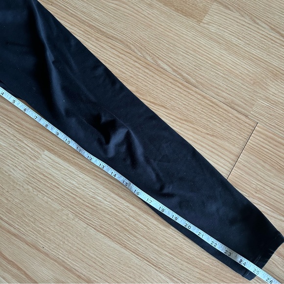 P’Tula Black Curve Athletic Leggings Medium - Picture 9 of 11